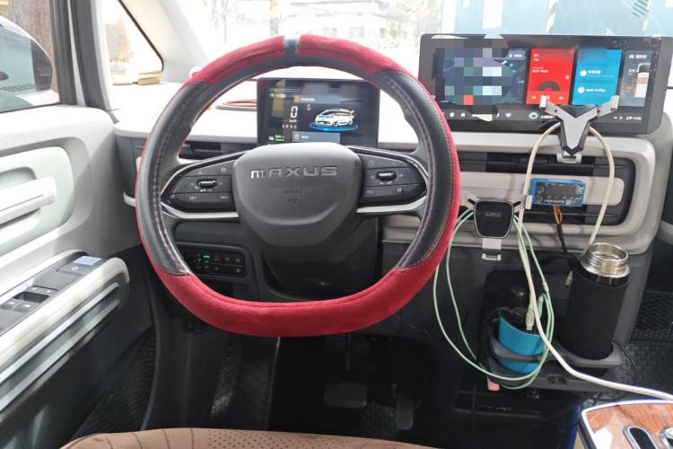 Used SAIC MAXUS Dana V1 2024 M1 Long-Wheelbase Low-Roof Passenger Version (64 kWh) Steering Wheel
