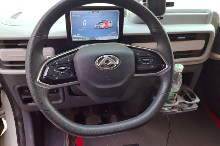 Used SAIC MAXUS Dana V1 2024 V1 Short Wheelbase Low-Roof Multi-Function Version (51 kWh) Steering Wheel
