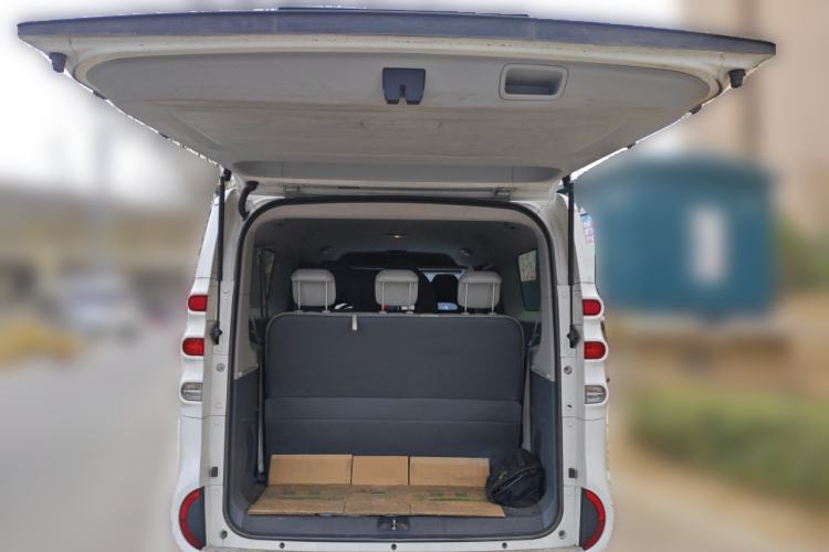 Used SAIC MAXUS Dana V1 2024 M1 Long-Wheelbase Low-Roof Passenger Version (64 kWh) Trunk