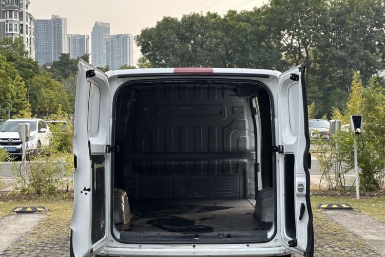 Used SAIC MAXUS Dana V1 2024 V1 Long Wheelbase Low Roof (51 kWh) Trunk