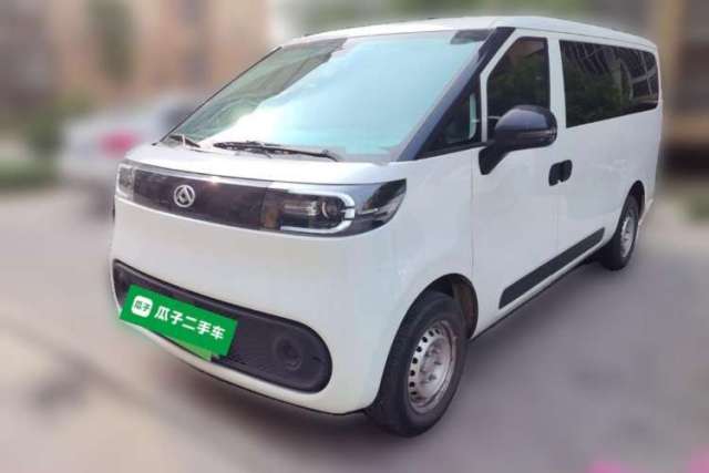 Used SAIC MAXUS Dana V1 2024 V1 Short Wheelbase Low-Roof Multi-Function Version (51 kWh)