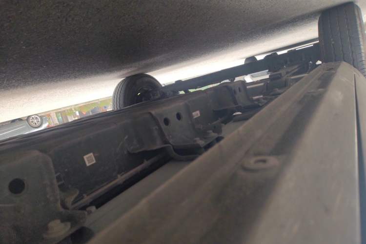 Used SAIC MAXUS Dana V1 2026 Model V1 Low-Roof Multi-Function Version (42 kWh) Chassis Front Right