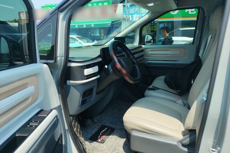 Used SAIC MAXUS Dana V1 2023 V1 Short Wheelbase Low Roof (43 kWh) Driver Seat