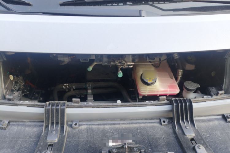 Used SAIC MAXUS Dana V1 2025 V1+ Long Wheelbase High-Roof Multi-Function Version (62 kWh) Engine Bay