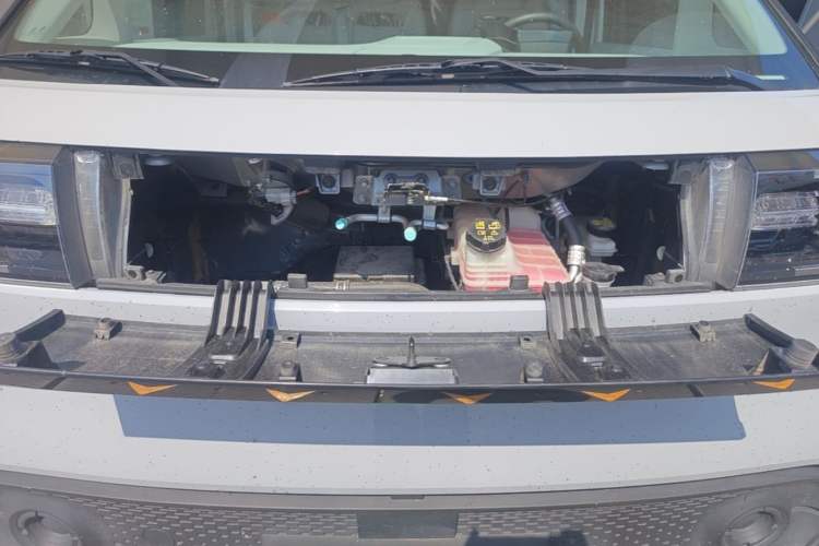 Used SAIC MAXUS Dana V1 2025 V1+ Short Wheelbase Low-Roof Multi-Function Version (42 kWh) Engine Bay