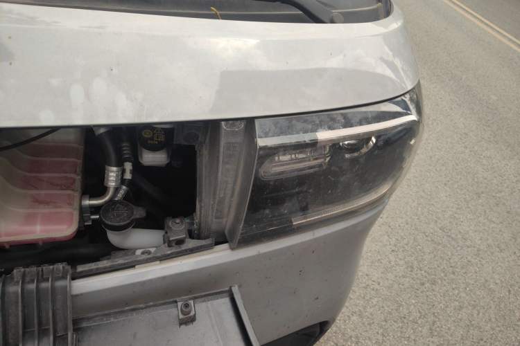 Used SAIC MAXUS Dana V1 2026 Model V1 Low-Roof Multi-Function Version (42 kWh) Engine Bay Left