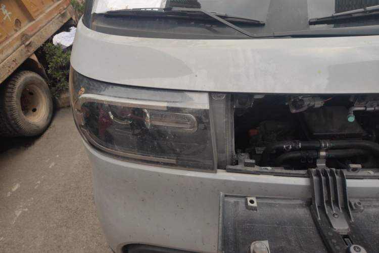 Used SAIC MAXUS Dana V1 2026 Model V1 Low-Roof Multi-Function Version (42 kWh) Engine Bay Right