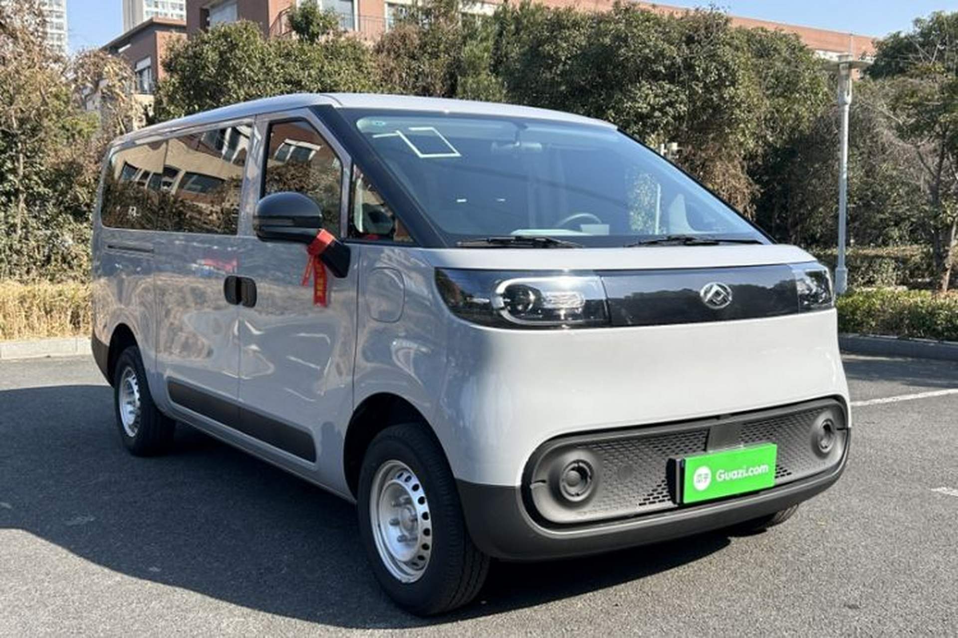 Used SAIC MAXUS Dana V1 2025 V1+ Short Wheelbase Low-Roof Multi-Function Version (42 kWh) Exterior 2