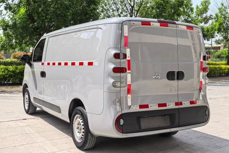 Used SAIC MAXUS Dana V1 2023 V1 Short Wheelbase Low Roof (43 kWh) Exterior 6