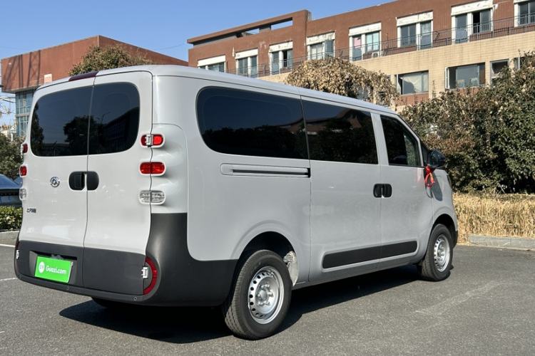 Used SAIC MAXUS Dana V1 2025 V1+ Short Wheelbase Low-Roof Multi-Function Version (42 kWh) Exterior 7