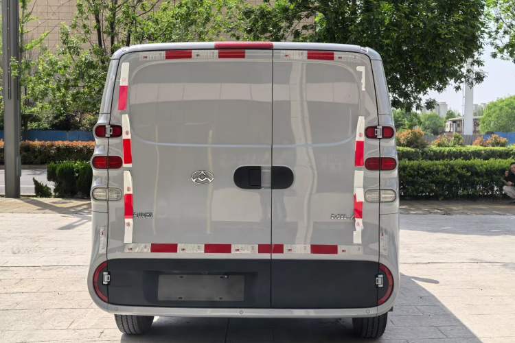 Used SAIC MAXUS Dana V1 2023 V1 Short Wheelbase Low Roof (43 kWh) Exterior 7