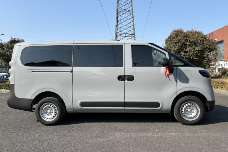 Used SAIC MAXUS Dana V1 2025 V1+ Short Wheelbase Low-Roof Multi-Function Version (42 kWh) Exterior 9
