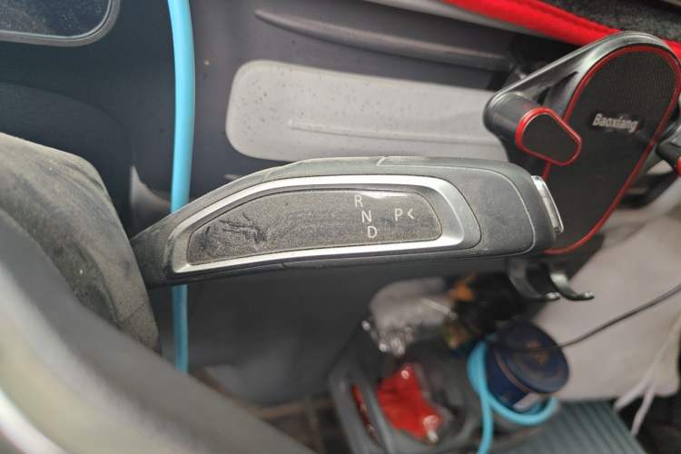 Used SAIC MAXUS Dana V1 2025 V1+ Long Wheelbase High-Roof Multi-Function Version (62 kWh) Gear Lever