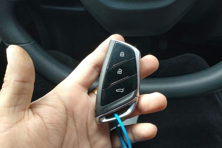 Used SAIC MAXUS Dana V1 2025 V1+ Short Wheelbase Low-Roof Multi-Function Version (42 kWh) Interior 1