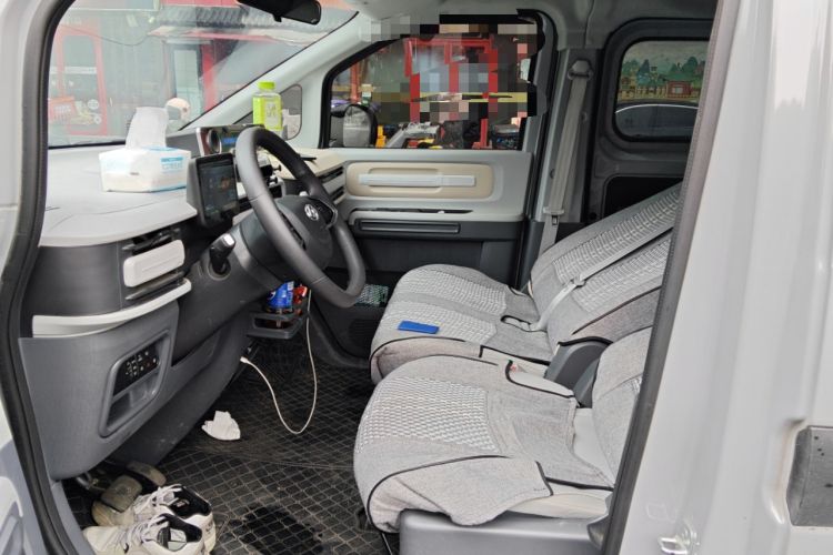 Used SAIC MAXUS Dana V1 2025 Low-Roof Multi-Function Version 42 kWh Left Front Seat