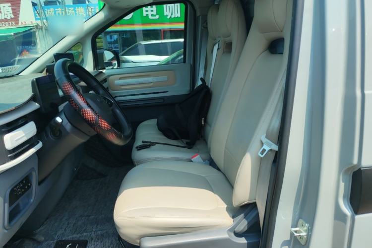 Used SAIC MAXUS Dana V1 2023 V1 Short Wheelbase Low Roof (43 kWh) Left Front Seat