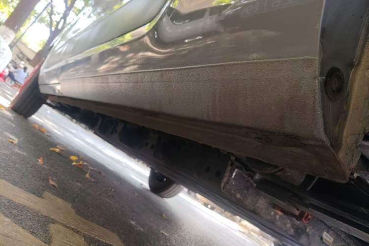Used SAIC MAXUS Dana V1 2025 Low-Roof Multi-Function Version 42 kWh Left Side Sill