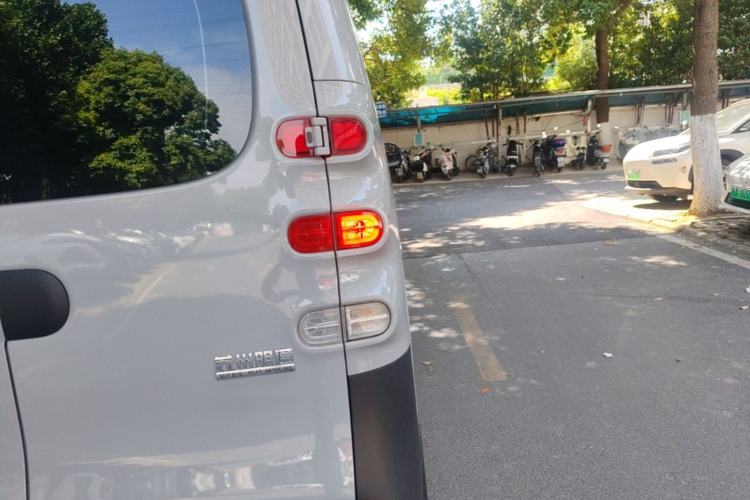 Used SAIC MAXUS Dana V1 2025 Low-Roof Multi-Function Version 42 kWh Right Rear Taillight