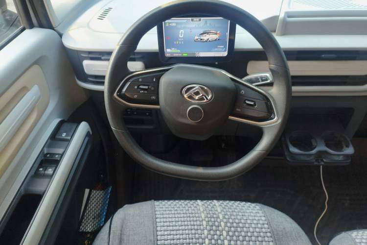 Used SAIC MAXUS Dana V1 2025 V1+ Long Wheelbase High-Roof Multi-Function Version (62 kWh) Steering Wheel