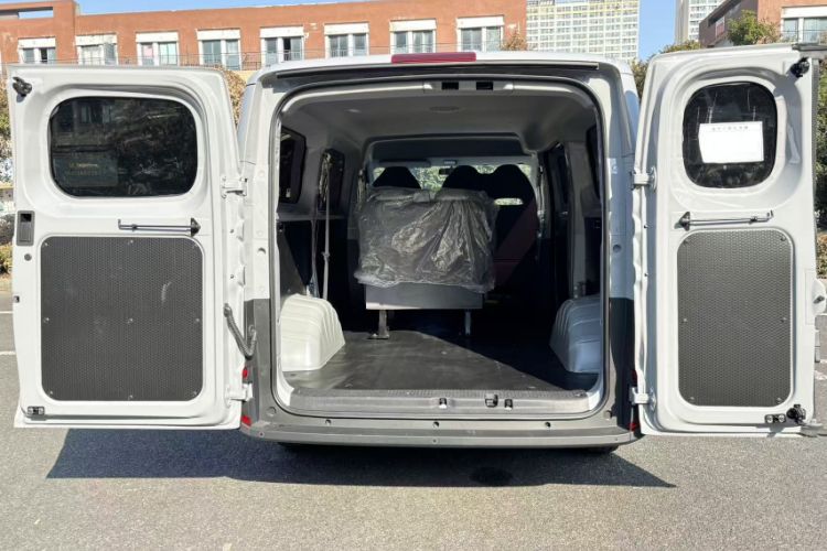 Used SAIC MAXUS Dana V1 2025 V1+ Short Wheelbase Low-Roof Multi-Function Version (42 kWh) Trunk