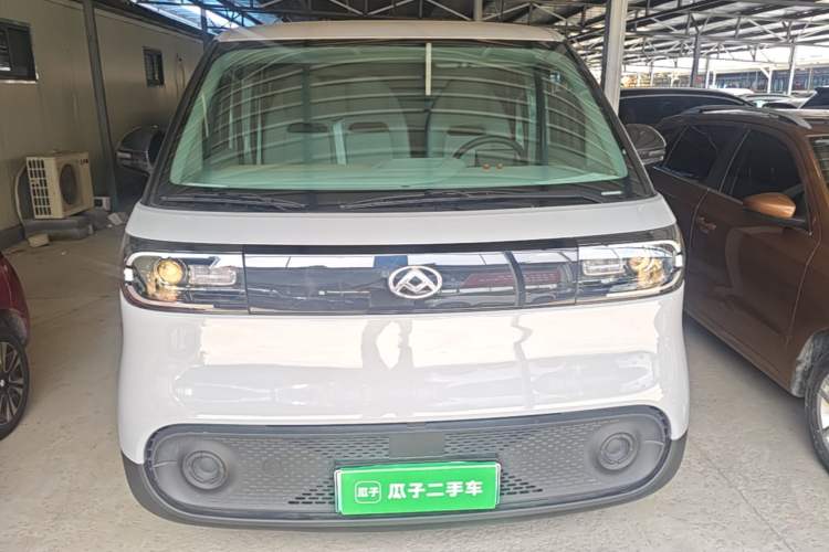 Used SAIC MAXUS Dana V1 2025 Low-Roof Cargo Version 42 kWh Front