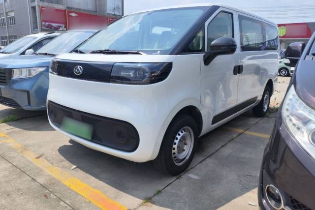Used SAIC MAXUS Dana V1 2024 V1 Short Wheelbase Low-Roof Multi-Function Version (51 kWh)