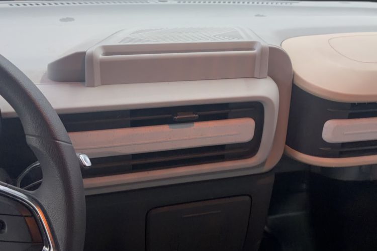 Used SAIC MAXUS Dana V1 2025 V1+ Long Wheelbase High-Roof Multi-Function Version (62 kWh) Audio And AC Panel