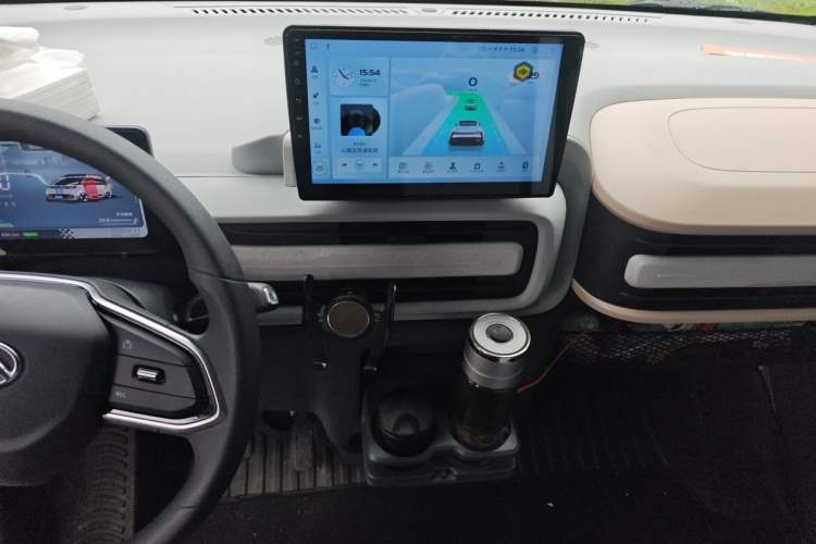 Used SAIC MAXUS Dana V1 2025 V1+ Long Wheelbase Low-Roof Cargo Version (50 kWh) Audio And AC Panel