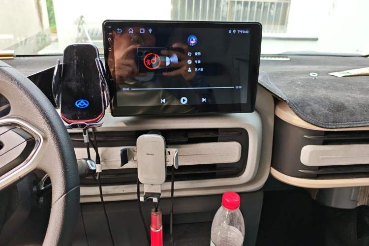 Used SAIC MAXUS Dana V1 2025 V1 Short Wheelbase Low-Roof Multi-Function Version (42 kWh) Audio And AC Panel