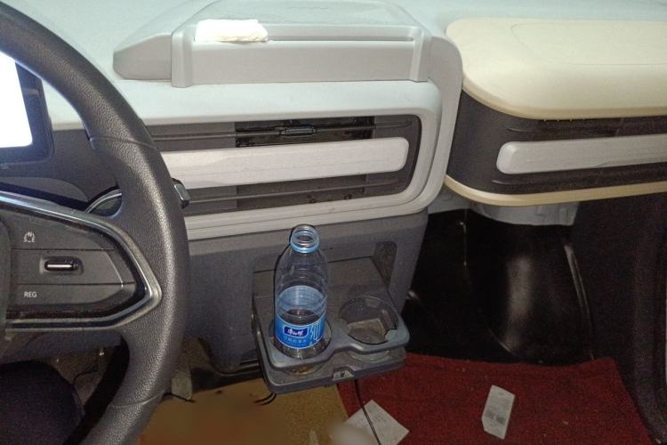 Used SAIC MAXUS Dana V1 2025 Low-Roof Multi-Function Version 42 kWh Audio And AC Panel