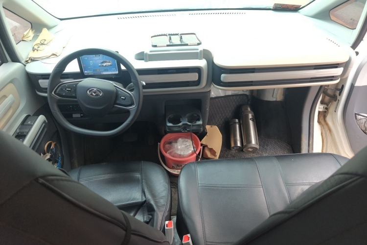 Used SAIC MAXUS Dana V1 2026 Model V1 Low-Roof Multi-Function Version (42 kWh) Center Console