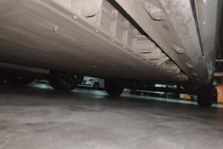 Used SAIC MAXUS Dana V1 2025 V1+ Long Wheelbase Low-Roof Multi-Function Version (62 kWh) Chassis Front Left