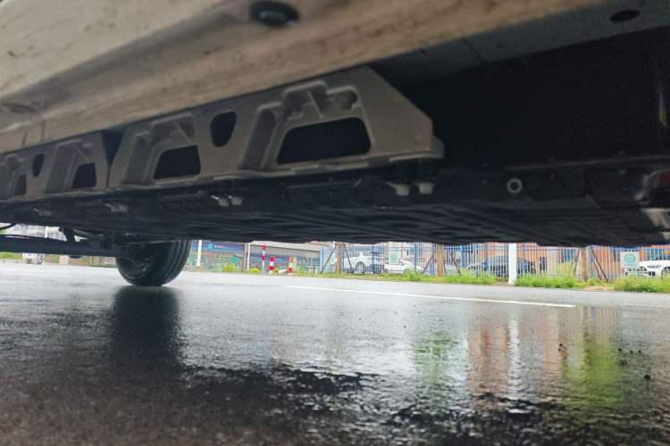 Used SAIC MAXUS Dana V1 2025 V1+ Long Wheelbase Low-Roof Cargo Version (50 kWh) Chassis Front Right