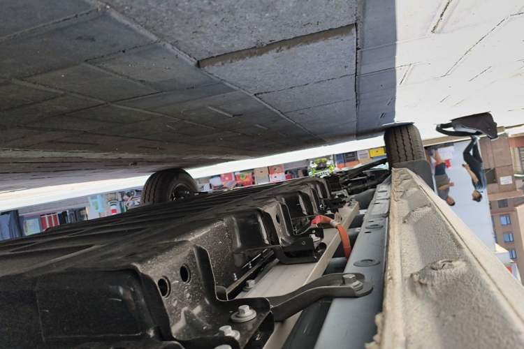 Used SAIC MAXUS Dana V1 2025 V1 Short Wheelbase Low-Roof Multi-Function Version (42 kWh) Chassis Rear Left