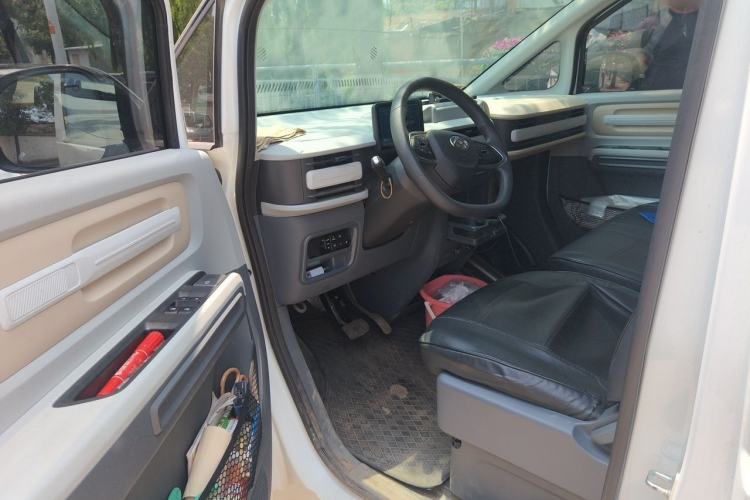 Used SAIC MAXUS Dana V1 2026 Model V1 Low-Roof Multi-Function Version (42 kWh) Driver Seat