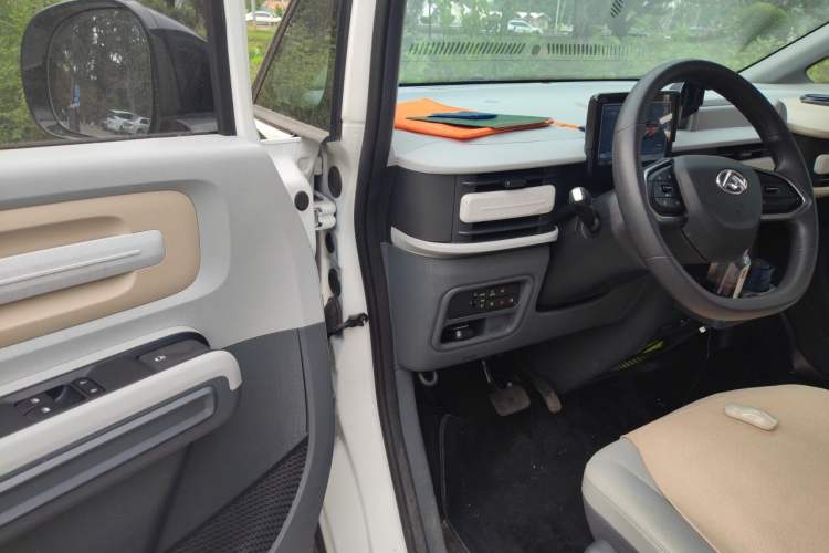 Used SAIC MAXUS Dana V1 2025 V1 Short Wheelbase Low-Roof Multi-Function Version (42 kWh) Driver Seat