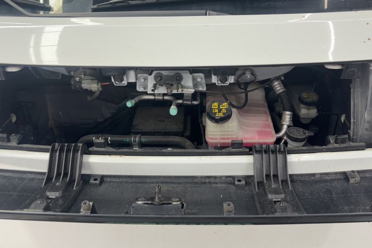 Used SAIC MAXUS Dana V1 2025 V1+ Long Wheelbase High-Roof Multi-Function Version (62 kWh) Engine Bay