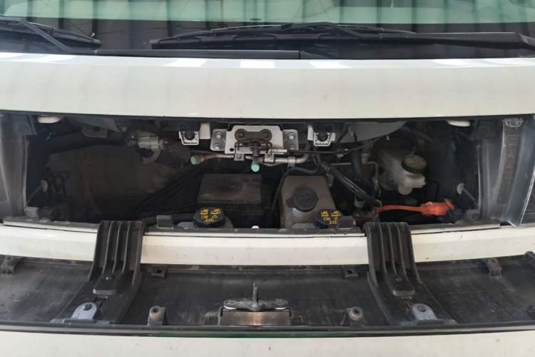 Used SAIC MAXUS Dana V1 2025 V1 Long Wheelbase Low-Roof Cargo Version (51 kWh) Engine Bay
