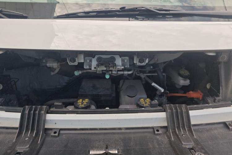 Used SAIC MAXUS Dana V1 2025 V1+ Long Wheelbase High-Roof Multi-Function Version (64 kWh) Engine Bay