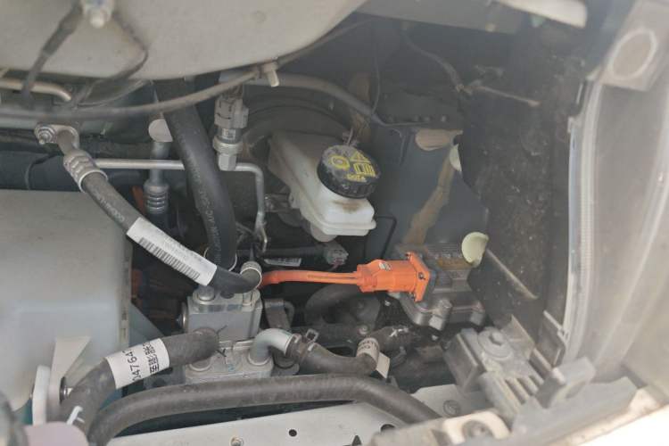 Used SAIC MAXUS Dana V1 2025 V1+ Long Wheelbase High-Roof Multi-Function Version (64 kWh) Engine Bay Left