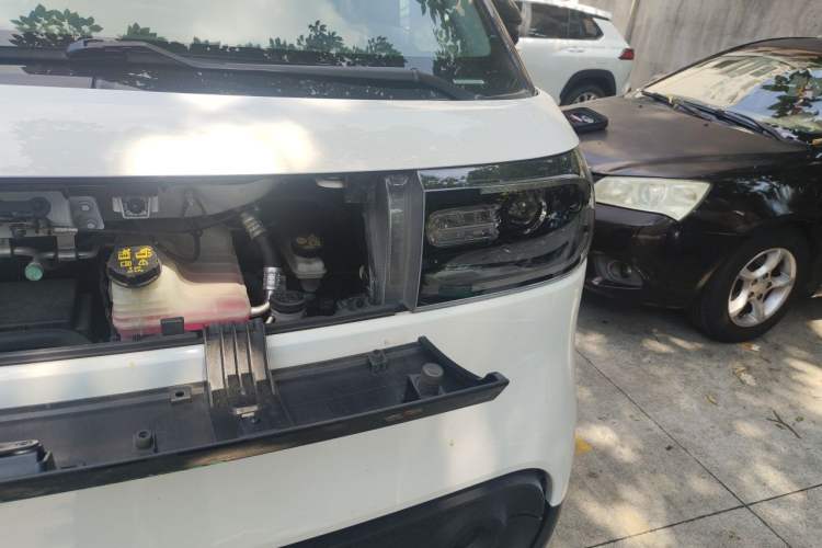 Used SAIC MAXUS Dana V1 2025 V1 Short Wheelbase Low-Roof Multi-Function Version (42 kWh) Engine Bay Left