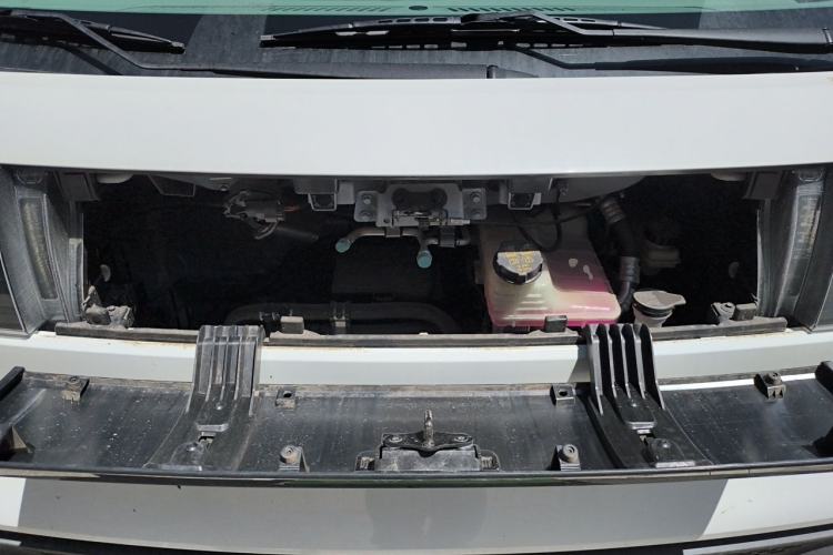 Used SAIC MAXUS Dana V1 2025 V1 Short Wheelbase Low-Roof Multi-Function Version (42 kWh) Engine Bay