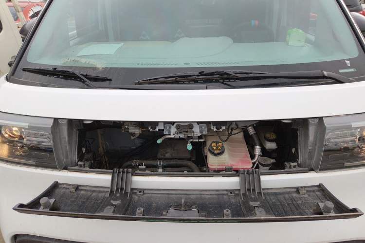 Used SAIC MAXUS Dana V1 2025 V1+ Short Wheelbase Low-Roof Multi-Function Version (42 kWh) Engine Bay