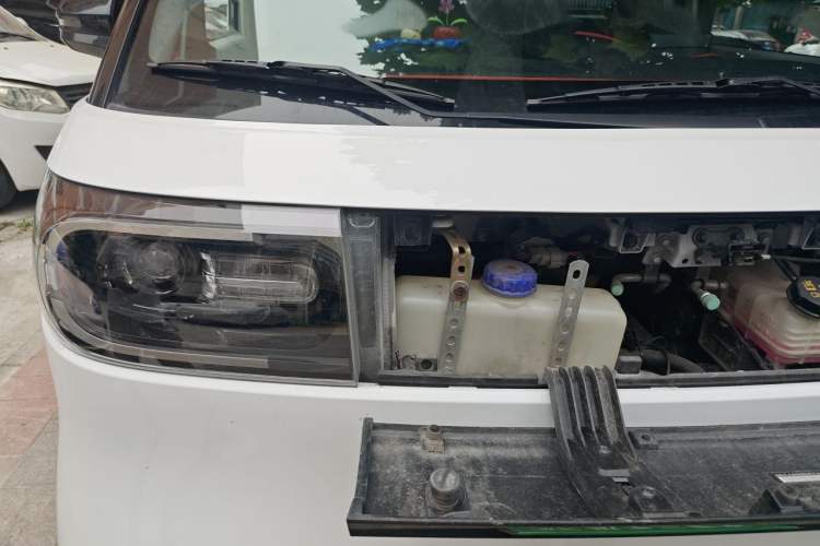 Used SAIC MAXUS Dana V1 2025 V1+ Long Wheelbase High-Roof Multi-Function Version (62 kWh) Engine Bay Right