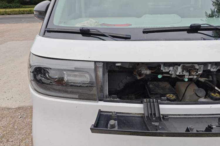 Used SAIC MAXUS Dana V1 2024 V1 Short Wheelbase Low-Roof Multi-Function Version (51 kWh) Engine Bay Right