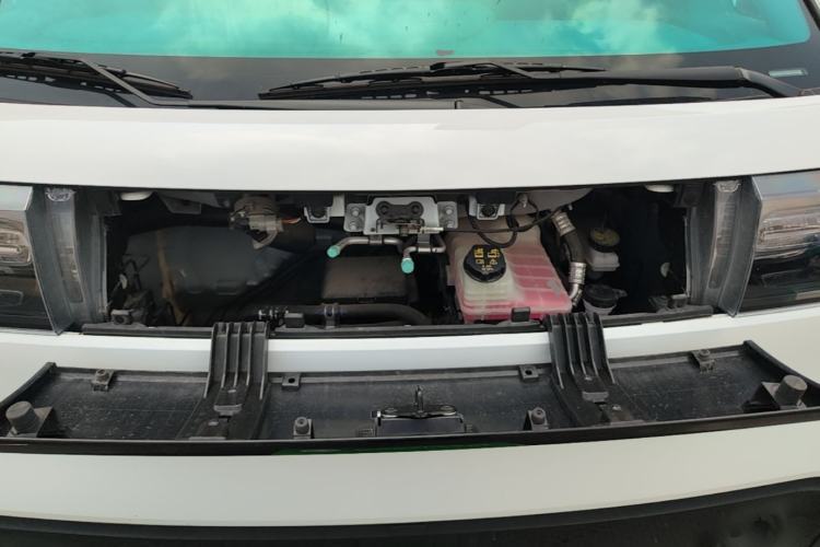 Used SAIC MAXUS Dana V1 2025 V1+ Long Wheelbase High-Roof Multi-Function Version (62 kWh) Engine Bay