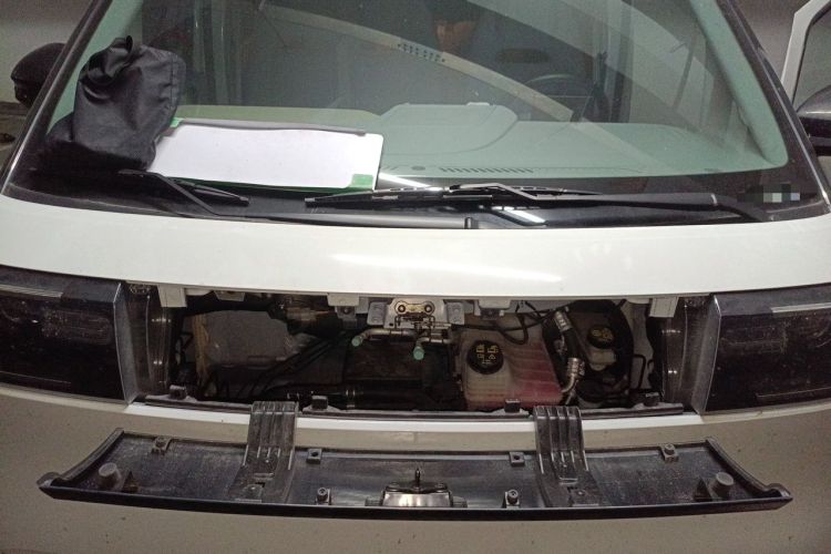 Used SAIC MAXUS Dana V1 2025 Low-Roof Multi-Function Version 42 kWh Engine Bay