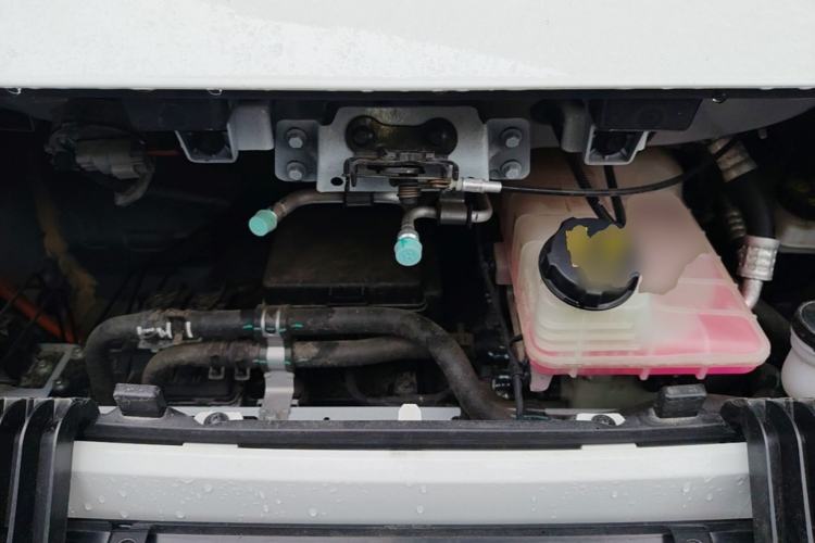 Used SAIC MAXUS Dana V1 2025 Low-Roof Multi-Function Version 42 kWh Engine Bay
