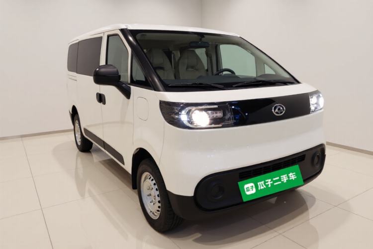 Used SAIC MAXUS Dana V1 2025 Low-Roof Multi-Function Version 42 kWh Exterior 1
