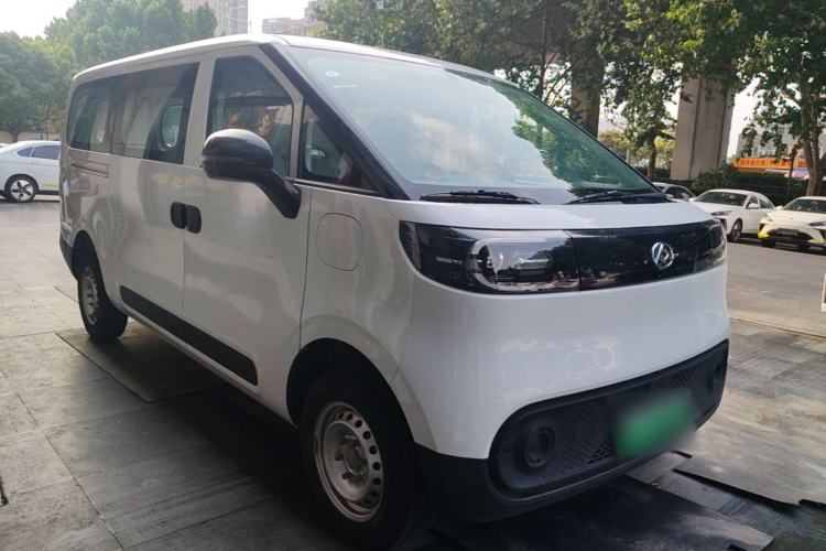 Used SAIC MAXUS Dana V1 2025 Low-Roof Multi-Function Version 42 kWh Exterior 1